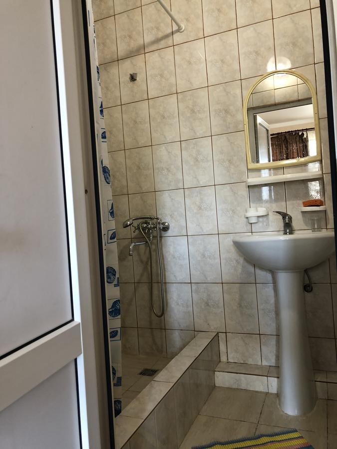 Cafe-Hotel Assir Pitsunda Eksteriør billede
